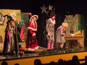 Die kleine Hexe feiert Weihnachten - Wittener Kinder- und Jugendtheater